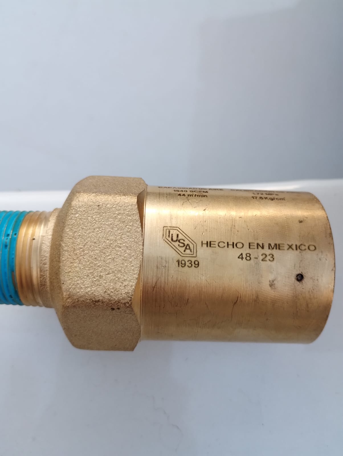 Cambio de válvulas y mantenimiento de tanques estacionarios - imagen 1