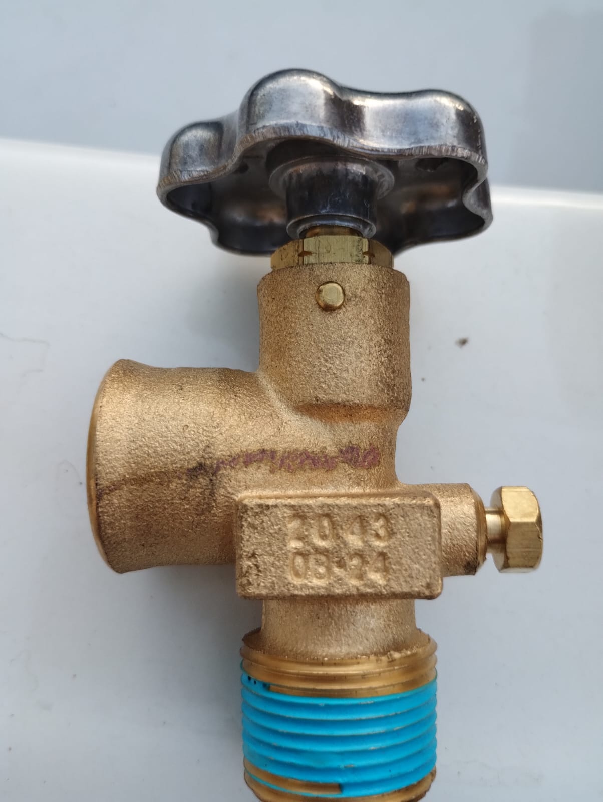 Cambio de válvulas y mantenimiento de tanques estacionarios - imagen 3